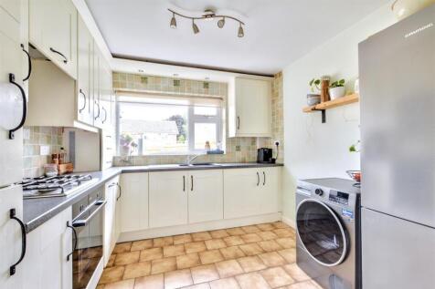 Kitchen_1.jpeg