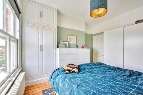 Bedroom 1_3.jpeg