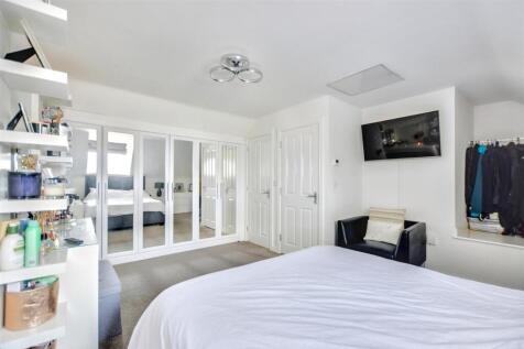 Bedroom 1_3.jpeg