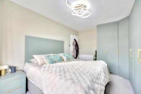 Bedroom 1_2.jpeg