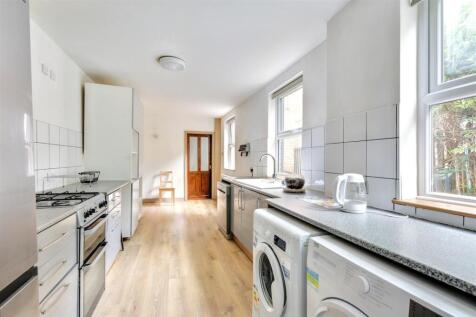 Kitchen_2.jpeg