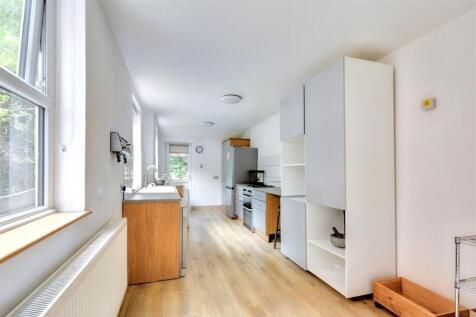 Kitchen_1.jpeg