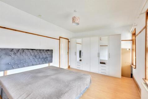 Bedroom 1_3.jpeg