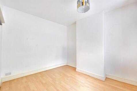 Bedroom 2_1.jpeg