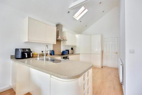 Kitchen_1.jpeg