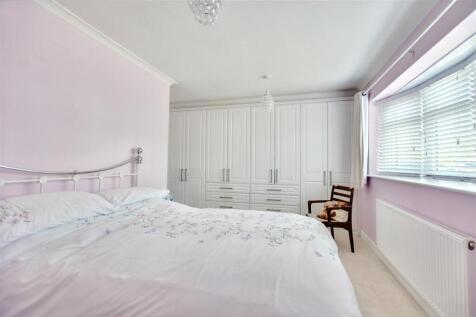 Bedroom 1_2.jpeg
