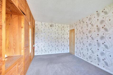 Bedroom 1_2.jpeg