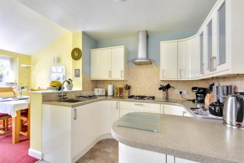 Kitchen_3.jpeg