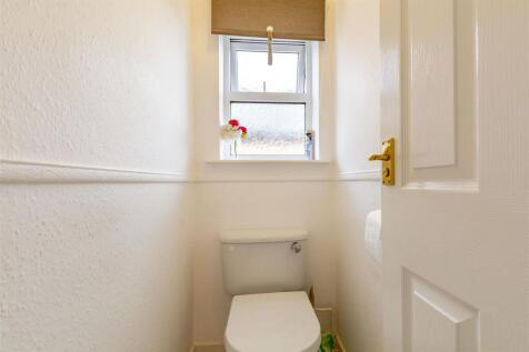 Toilet (2)-HDR copy.jpg