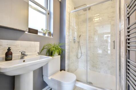 Bedroom 1 Ensuite.jpeg