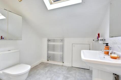 Bedroom 2 Ensuite_1.jpeg