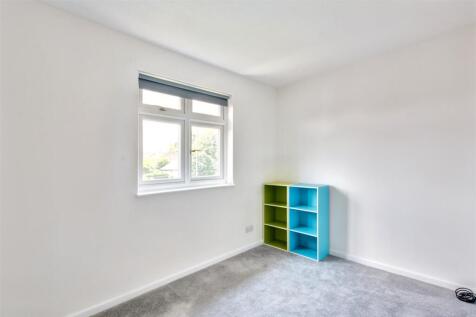 Bedroom 1_1.jpeg