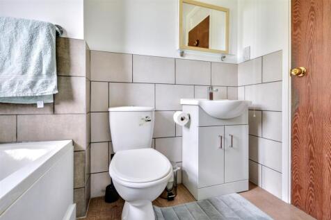 Bathroom_2.jpeg