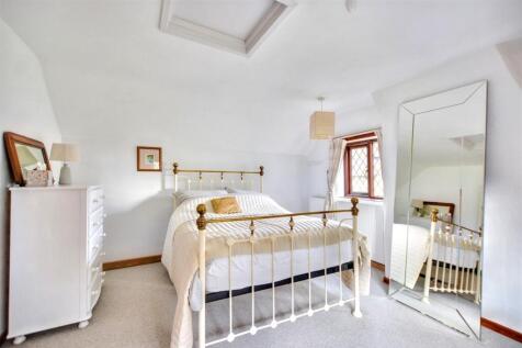 Bedroom 1_1.jpeg