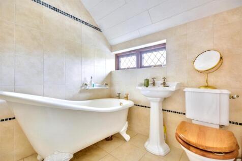 Upstairs Bathroom.jpeg