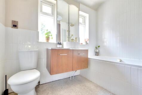 Bathroom.jpeg