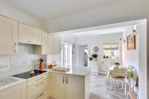 Kitchen_1.jpeg