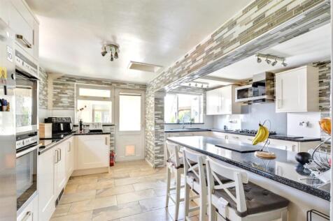 Kitchen_3.jpeg