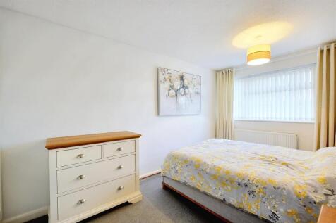 Bedroom 1_1.jpeg