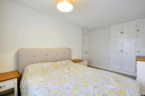 Bedroom 1_2.jpeg