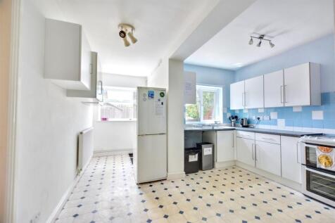 Kitchen_2.jpeg