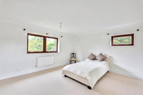 Bedroom 1_1.jpeg
