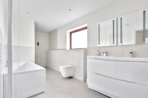 Bathroom_2.jpeg