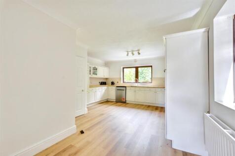 Kitchen_1.jpeg