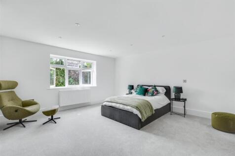 Bedroom 1_2.jpeg