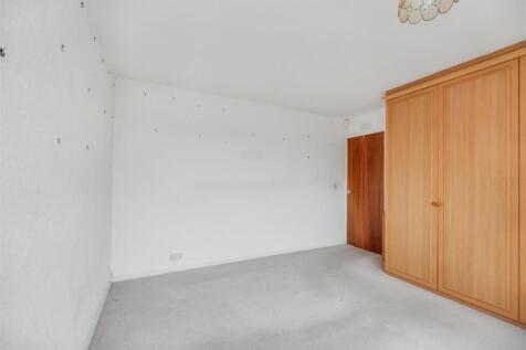 Bedroom 1_2.jpeg