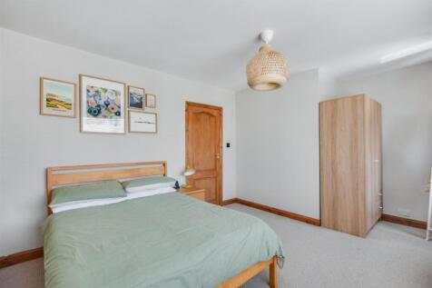 Bedroom 1_3.jpeg