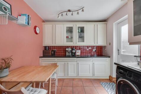 Kitchen_1.jpeg