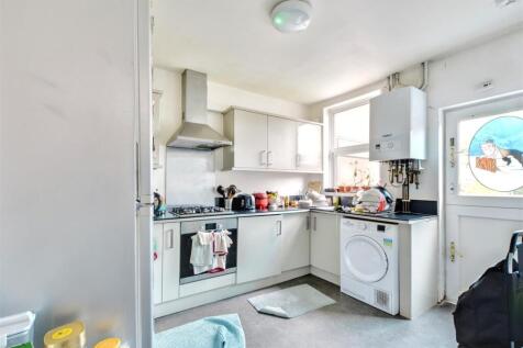 Kitchen_1.jpeg