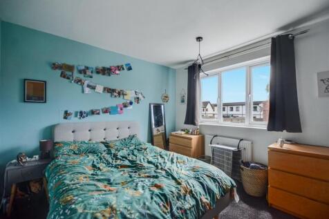 Bedroom 1_1.jpeg