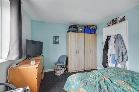 Bedroom 1_3.jpeg