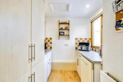 Kitchen 1_2.jpeg