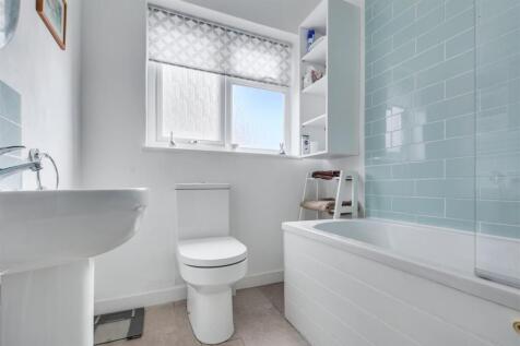 Bathroom_2.jpeg