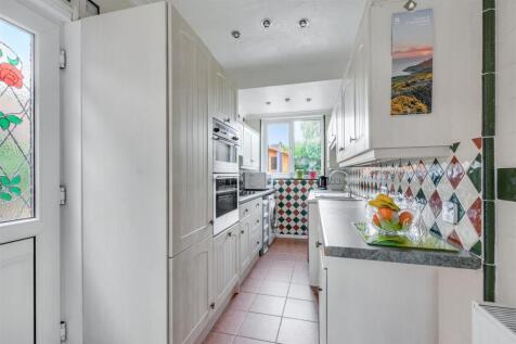 Kitchen_2.jpeg