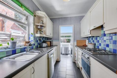 Kitchen_2.jpeg