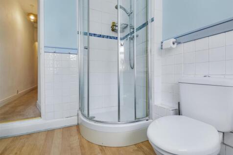 Bathroom_3.jpeg
