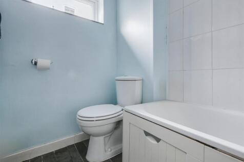 Bathroom_2.jpeg