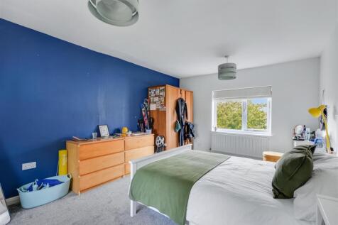 Bedroom 1_1.jpeg