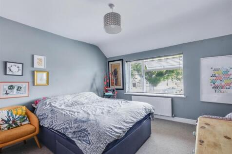 Bedroom 1_1.jpeg