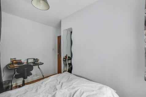 Bedroom 1_2.jpeg
