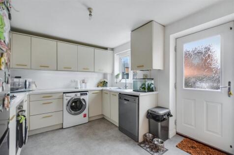 Kitchen_2.jpeg