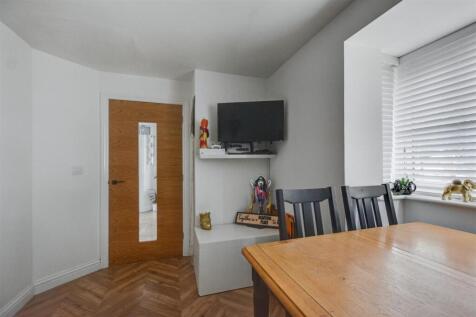 Dining Room_3.jpeg