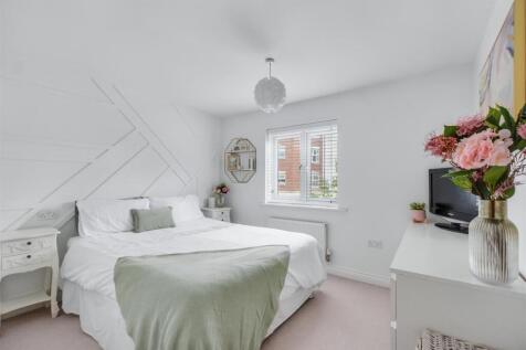 Bedroom 1_1.jpeg