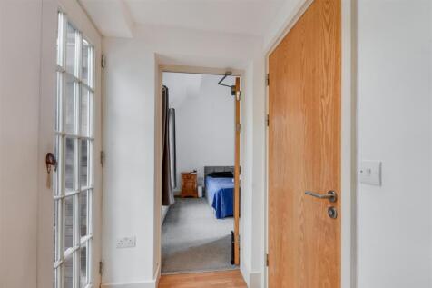 Hallway.jpeg