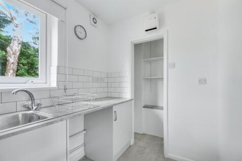 Kitchen_2.jpeg