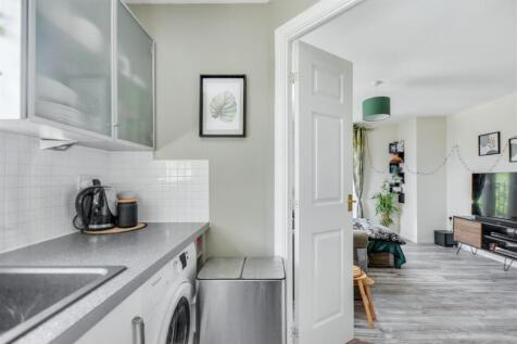 Kitchen_2.jpeg